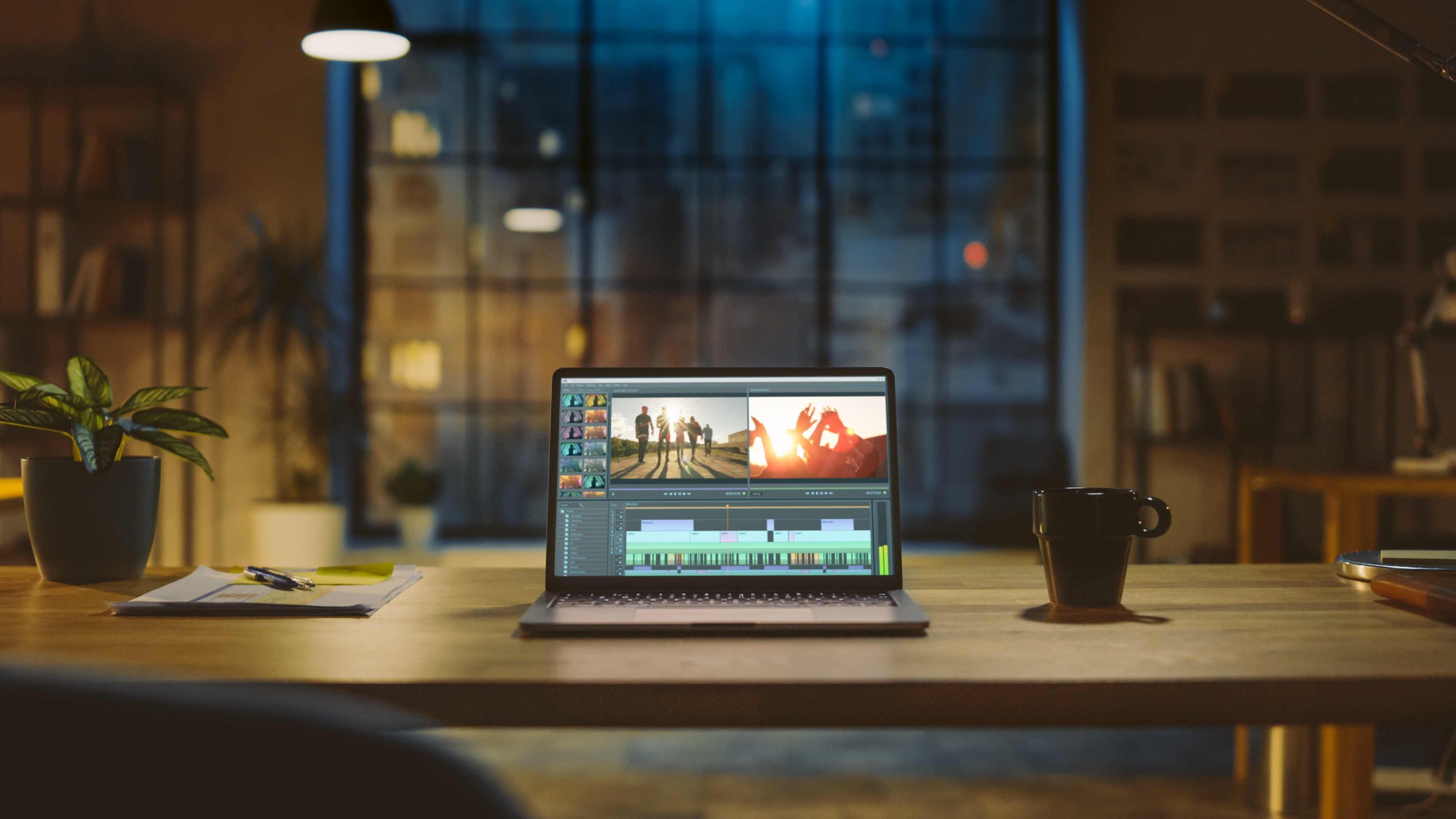 The Pros and Cons of Using An Online Video Editor